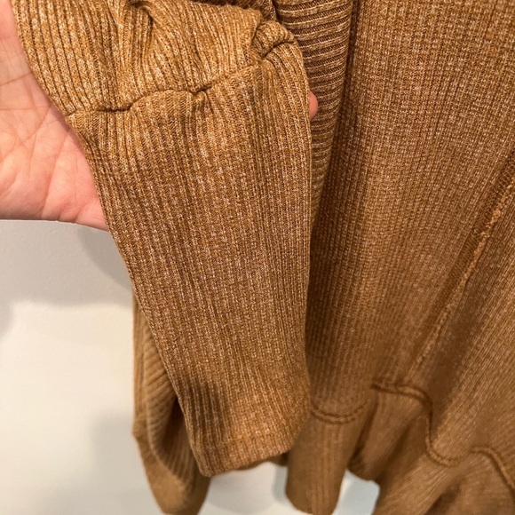 Maeve by Anthropologie Camel/Cognac Colored Sweater Cardigan in Size Large. - Picture 3 of 9